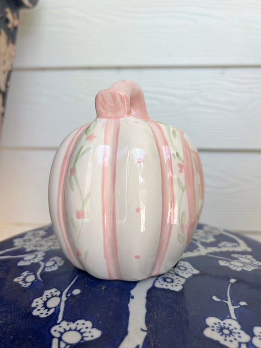 Ceramic Heirloom Pumpkin With Silhouette - lines and vines