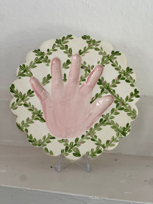 Round Scalloped Clay Imprint - Lattice Vines