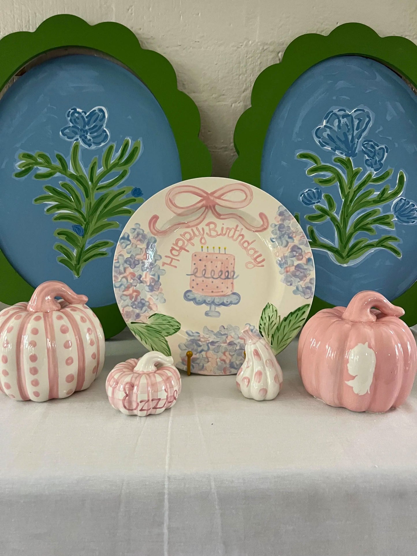 Ceramic Heirloom Pumpkin With Silhouette - Reverse Silhouette Style