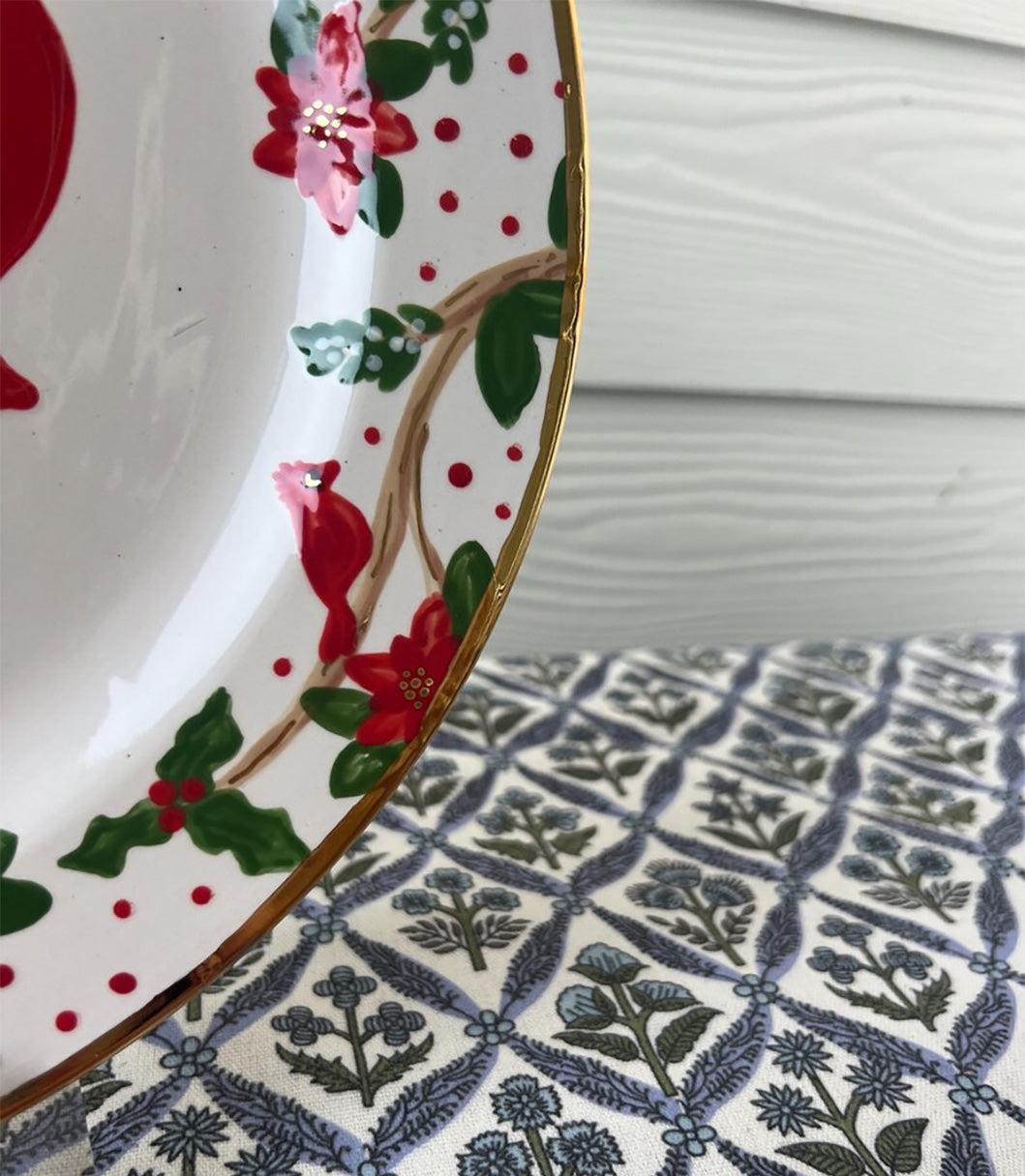 Christmas Silhouette Plate - Cardinal With Gold Accents