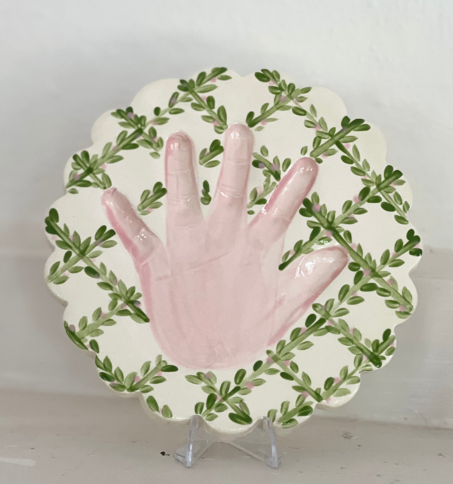 Round Scalloped Clay Imprint - Lattice Vines