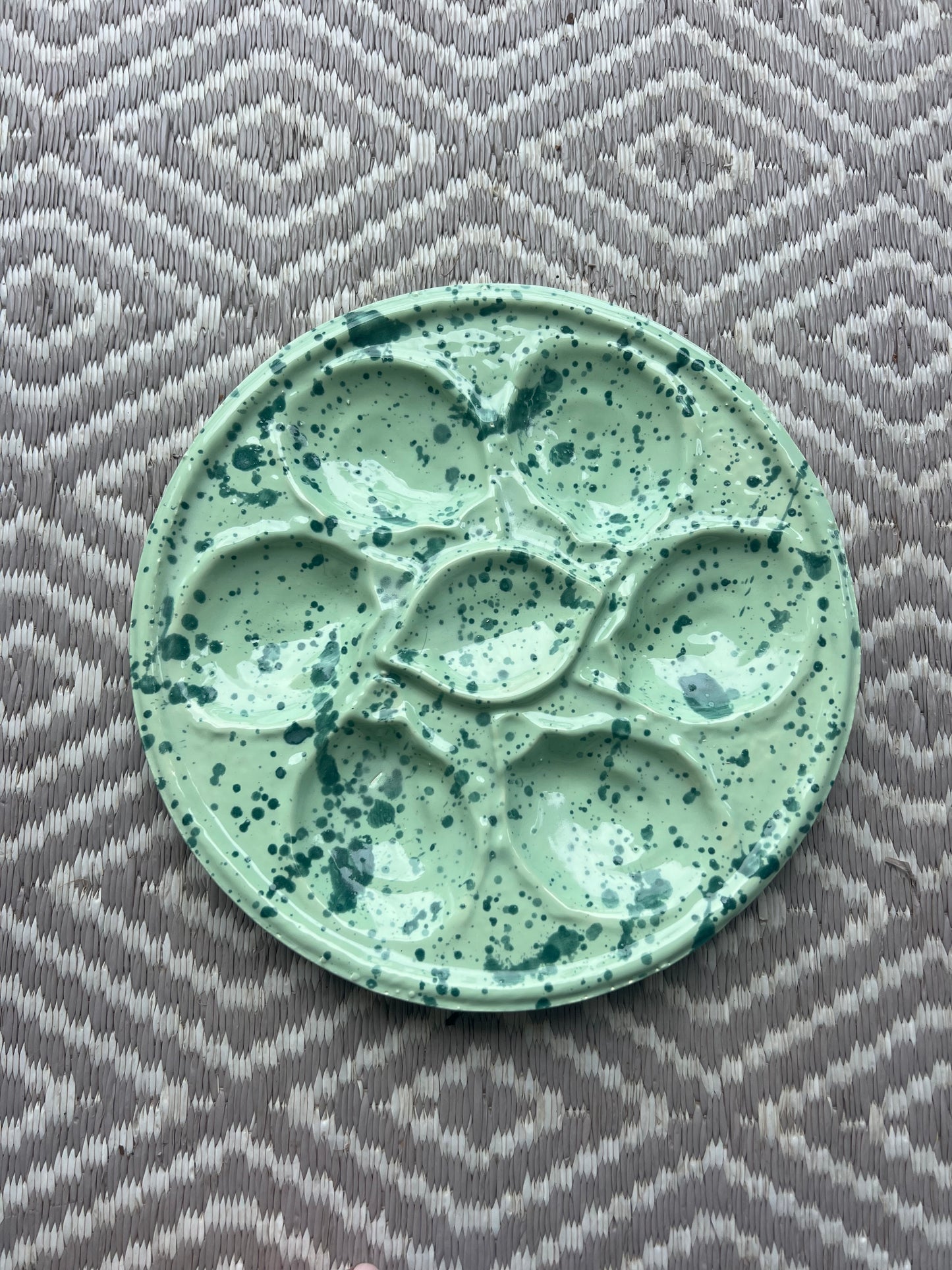 Hand Painted Cast Oyster Plate - Mint Splatter ware